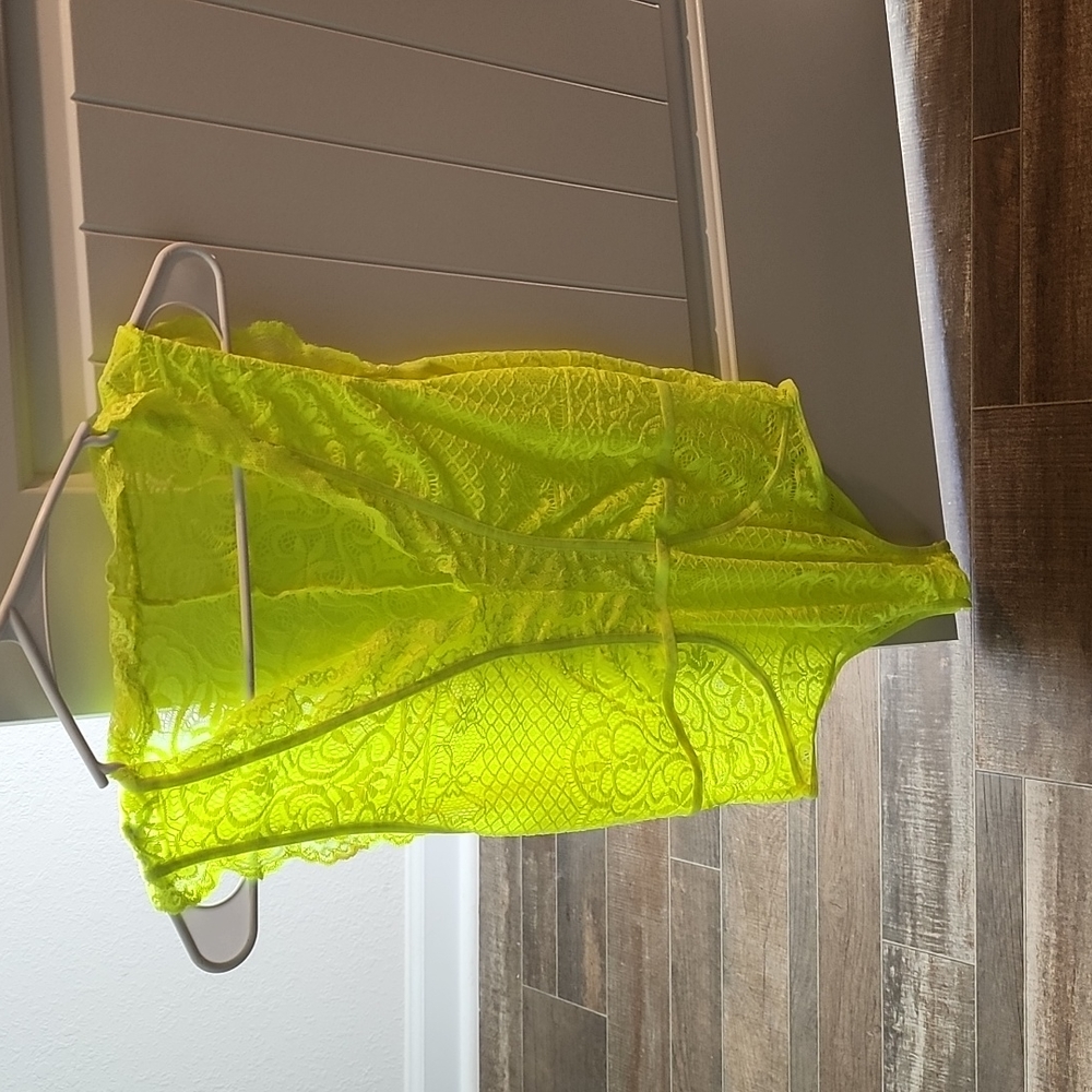 Nwot sheer yellow size large bodysuit